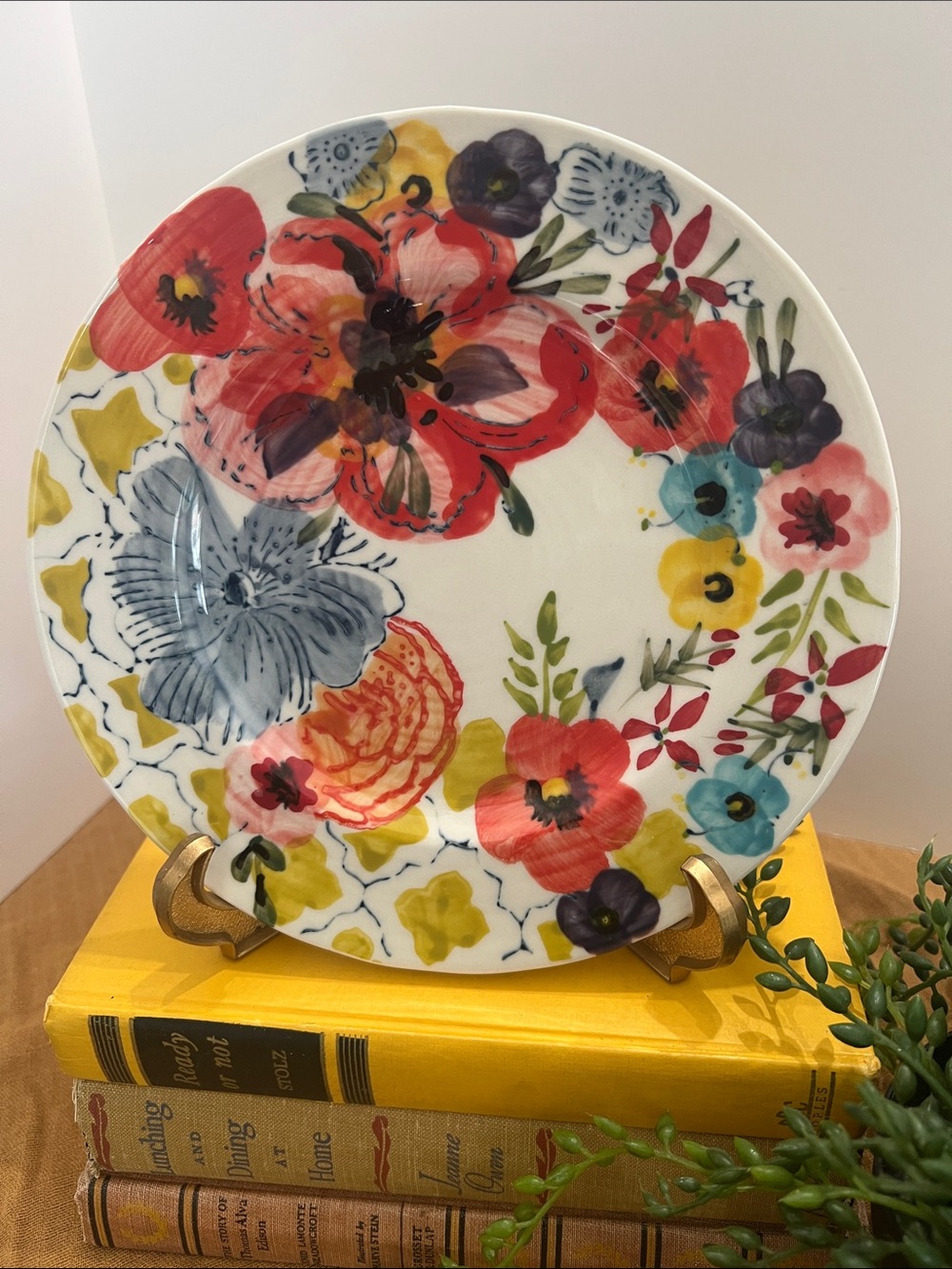 Anthropologie Sissinghurst Castle Dinner plate  
E Studio Flores